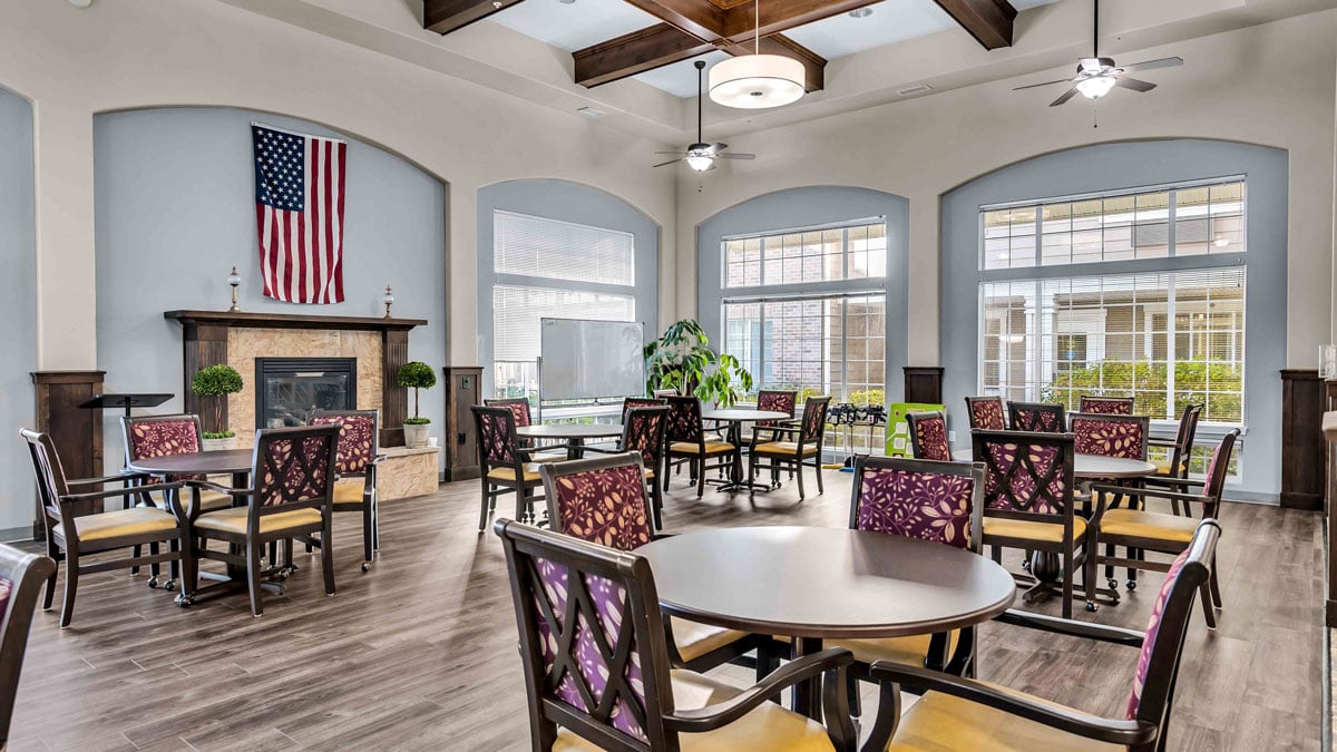 The dining room at Colonial Gardens set for mealtime